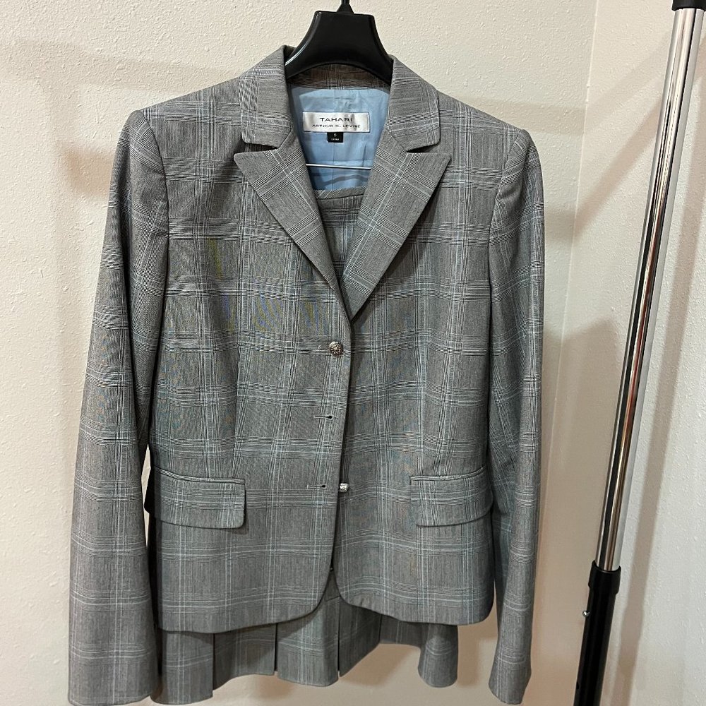Tahari 2 Piece Skirt Suit Plaid Size 6 Women's-Preowned - Picture 2 of 12